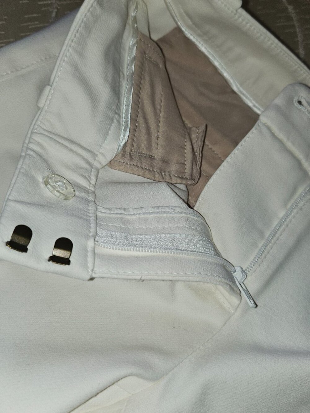 WHBM WHITE SLIM ANKLE PANTS SIZE 0P - Picture 9 of 14